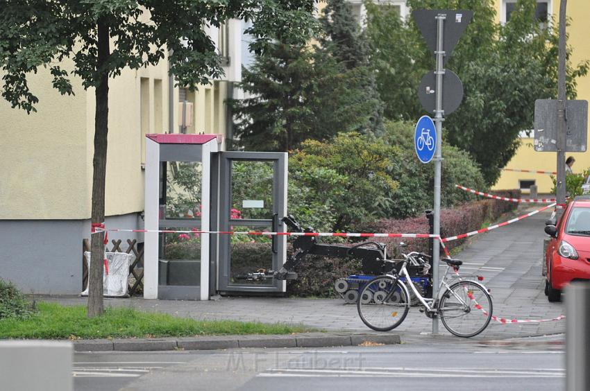 Kofferbombe entschaerft Koeln Graeffstr Subbelratherstr P063.JPG